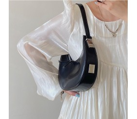 OOMhotsale   2023 niche design new women's bag dark style crescent bag versatile portable shoulder bag armpit bag